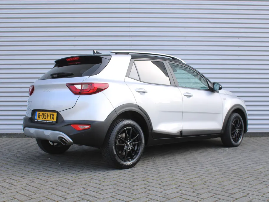 Kia Stonic 1.0 T-GDi MHEV DynamicLine | Stoelverwarming | Camera | Parkeersensor v+a | Clima | Navi | Apple Carplay/Android Auto | 15" LM | Cruise |
