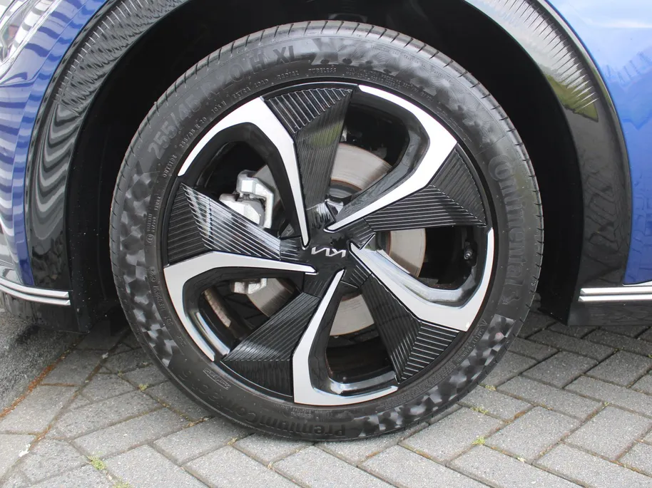 Kia EV6 Edition Advanced 77.4 kWh | Stuur-/stoelverwarming | BTW | Camera | Cruise adapt. | Elektr. achterklep + stoelbediening | 20' LM | 17% bijtelling |