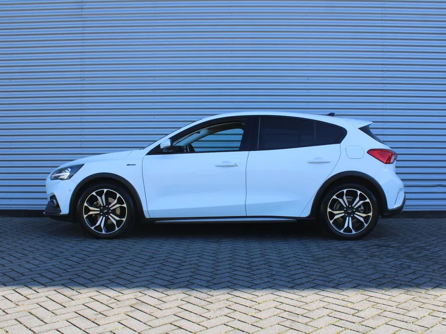 Ford Focus 1.0 EcoBoost Active Business | Trekhaak | Panoramadak | Stuur-/stoel-/voorruitverwarming | Camera | Navi | 18' LM | LED | Cruise adapt. | B&O audio | Zeer nette auto!! |