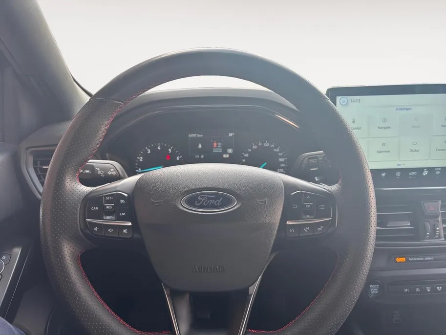 Ford Focus Wagon 1.0 EcoBoost Hybrid ST Line | Winterpack | Apple Carplay / Android auto | Parkeersensoren voor + achter