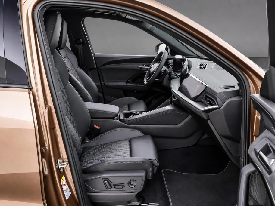 Audi Q5 e-hybrid quattro S edition Competition 367 PK · Tech pro · 20' LM Velgen · Glazen panoramadak · B&O Premium 3D