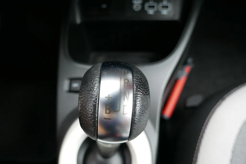 Renault Twingo Z.E. R80 Collection *Automaat*Navi*Climate*Parkeersensoren*Hoge instap*Kleine Draaicirkel!