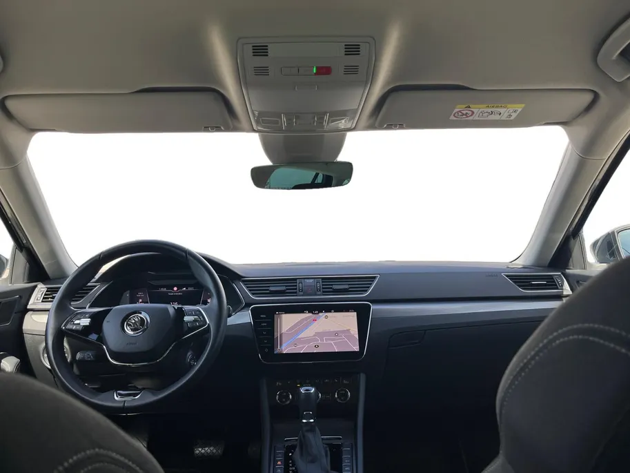 Škoda Superb Combi 1.4 TSI iV Business Edition Plus | Uniek lage km-stand | 360 camera | Adaptieve Cruise Control | Stoel- en stuurverwarming