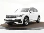 Volkswagen Tiguan 1.4 TSI 245pk DSG eHybrid R-Line Business · Camera · Apple/Android Car Play · Navigatie · P-Sensoren · 19'' Inch ·
