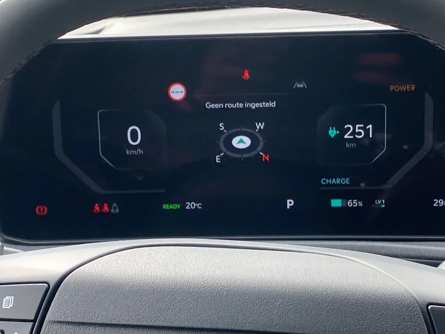 Kia EV6 Light Edition 63 kWh | VOORRAAD VOORDEEL NU €42.950,- | Direct leverbaar | Stoel+Stuur verwarming | Climate control | Navigatie | Parkeer camera achter | Parkeer sensoren voor en achter