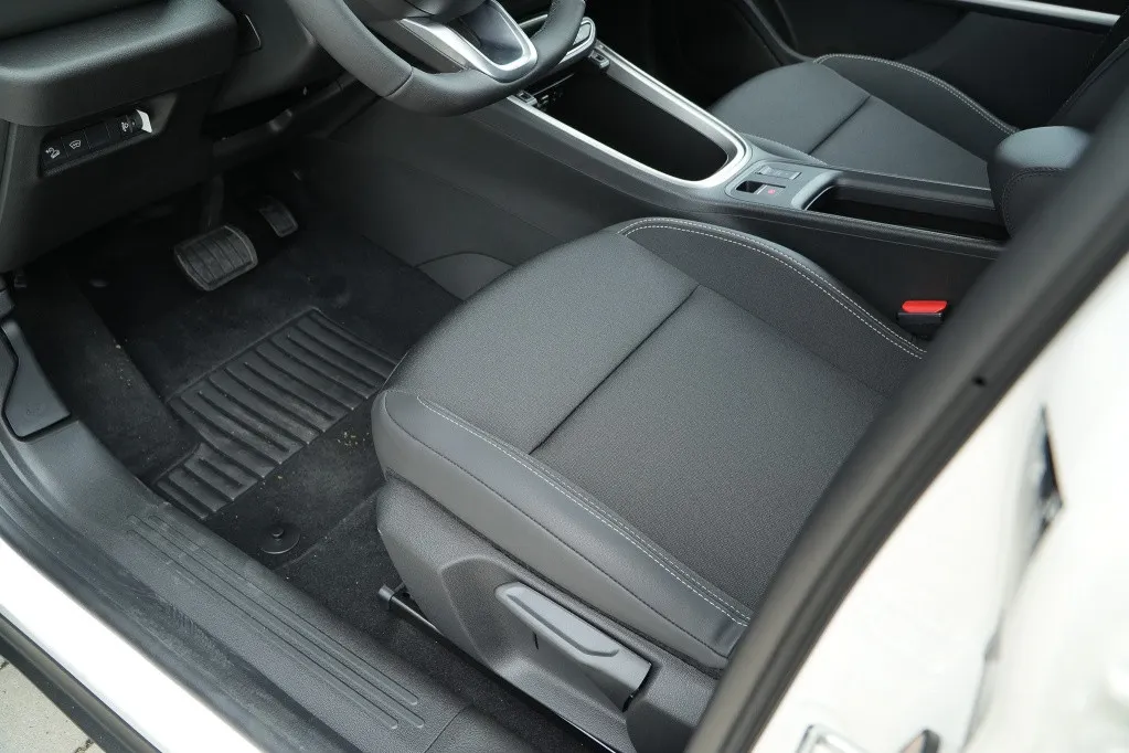 Jeep Avenger Summit 54kWh | Pano | Infotainment | Winter | Camera | 18'