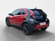Toyota Aygo X 72PK VVT-i S-CVT Premium Automaat | 1e eigenaar | JBL Audio | Navi | Apple CarPlay/Android Auto | Adaptive Cruise Control | Licht & Regen Sensor | Lichtmetalen Velgen | Keyless Entry |