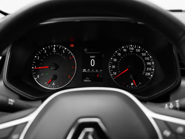 Renault Clio 1.0 TCe 92 PK Bi-Fuel Zen | 4 seizoensbanden | Airco | NAVI | parkeersensoren achter | Apple/Android car play |