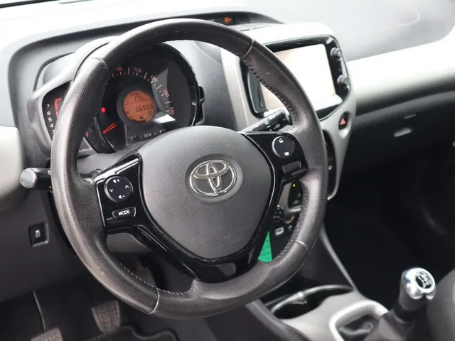 Toyota Aygo 1.0 VVT-i x-play Carplay | Camera