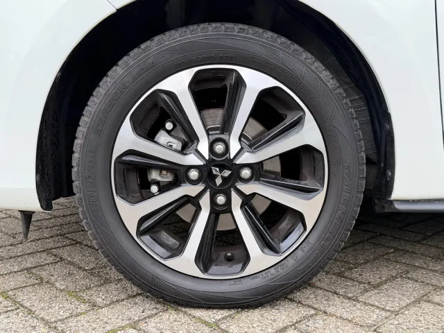 Mitsubishi Space Star 1.2 71pk CVT Dynamic | Cruise Control | Apple CarPlay | Android Auto | All Season