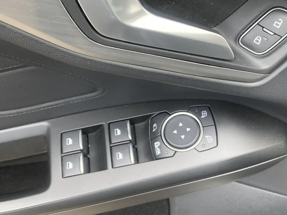 Ford Focus 1.0 EcoBoost Hybrid 125 pk Titanium X Wagon Navigatie - Apple Carplay/ Android Auto - Camera - Draadloos opladen telefoon - Elektrische achterklep