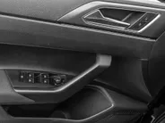 Volkswagen Polo 1.0 TSI 110pk DSG R-Line · Camera · Matrix LED · Stoelverwarming · Apple/Android Car Play · Sportstoelen · 16'Velgen · Stoelverwarming ·