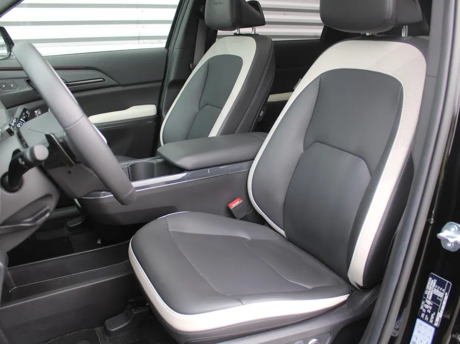 Kia EV5 GT-PlusLine 81.4 kWh | Schuifdak | Stuur-/stoelverwarming + ventilatie | Warmtepomp | 360 Camera | Geheugenstoel | Leer | HUD | LED | 19' LM |