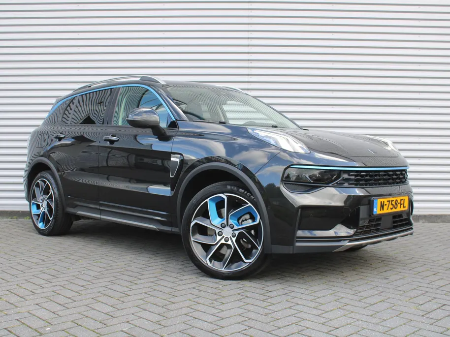 Lynk & Co 01 1.5 | PHEV | Trekhaak | Stoelverwarming | Elek. stoelverstelling + achterklep | Pano dak | Dodehoek detectie | Camera | 20' LM | HK Audio |