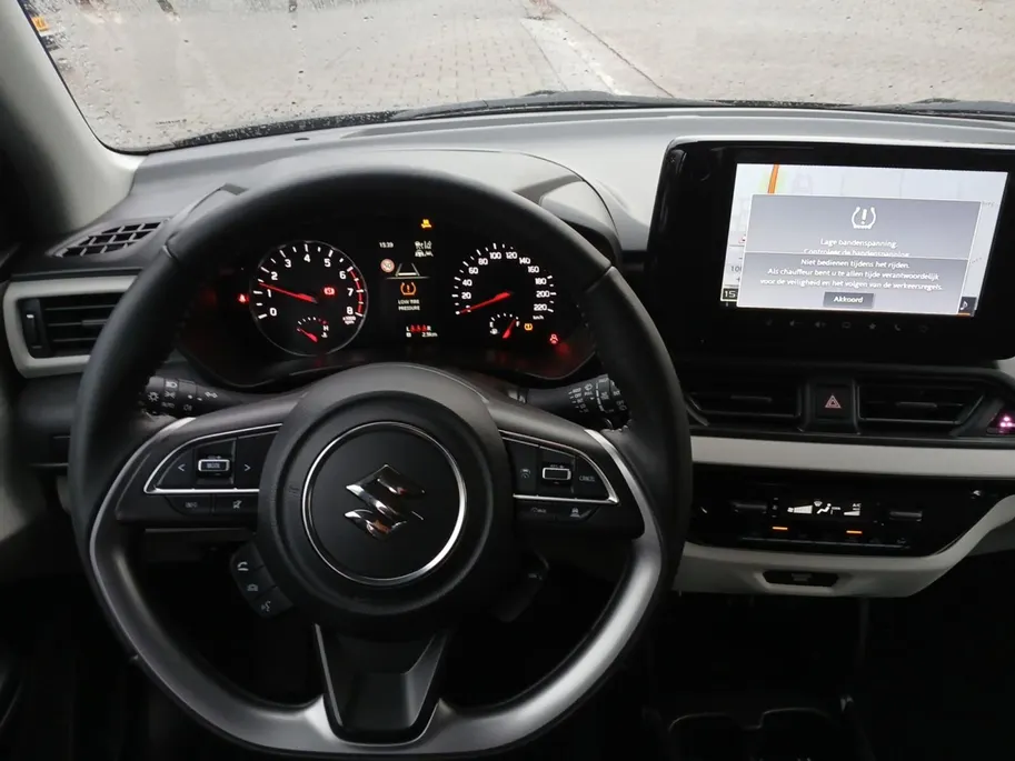 Suzuki Swift 1.2 Select Smart Hybrid | GARANTIE 2035! | CAMERA | LM Velg | All Season Banden |