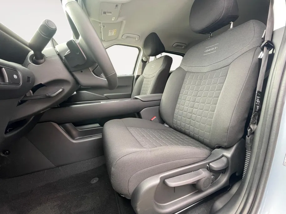 Hyundai IONIQ 3 Vision 61 kWh | NIEUW MODEL | | Demo auto | Warmtepomp | Navigatie | Stuur-/ Stoelverwarming | Apple Carplay/ Android Auto |