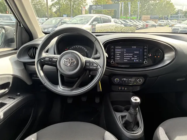 Toyota Aygo X 1.0 VVT-i first Edition | Stoelverwarming | Apple Car-Play VERKOCHT