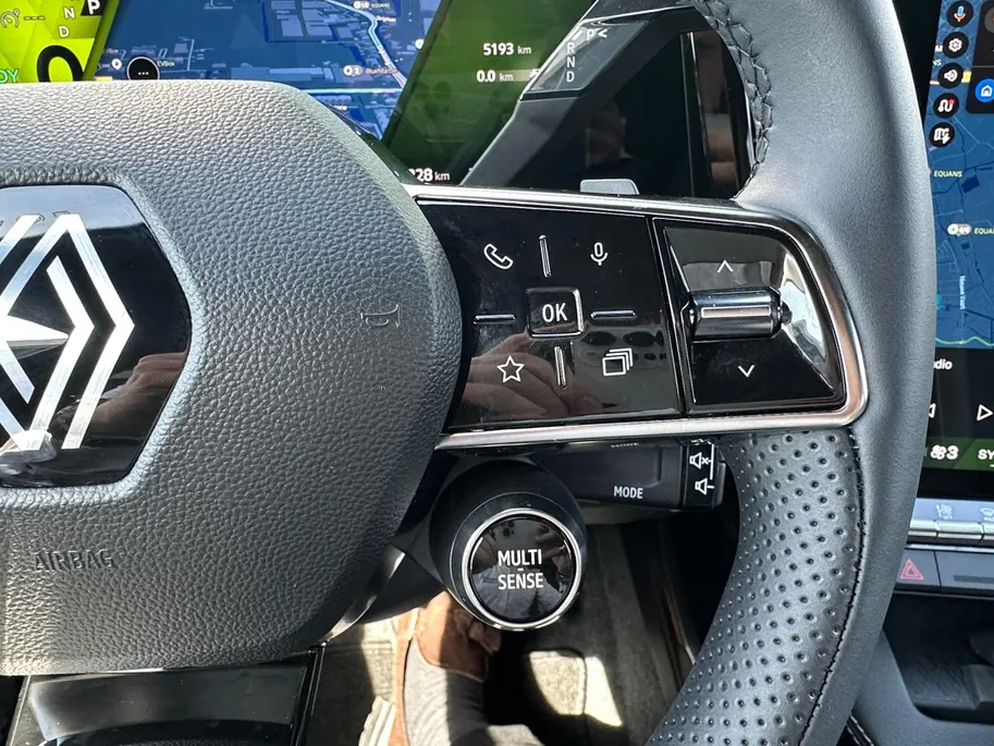Renault Scénic E-Tech EV87 long range iconic | Dode Hoek Detectie | Harman Kardon | Stoel & Stuurverwarming | Automatische Kofferbak | Apple Carplay & Android Auto | Dodehoek Detectie | 12 Maanden BOVAG Garantie