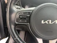 Kia e-Niro DynamicPlusLine 64 kWh | 100% SOH | Navigatie | Apple Carplay/Android Auto | Adaptieve Cruise Control | Stoel/Stuurverwarming | Lichtmetalen Velgen |