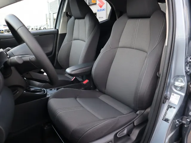 Toyota Yaris 1.5 Hybrid 115 Dynamic | V+A Parkeersensoren | Stoel & Stuur Verwarming