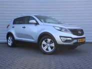 Kia Sportage 2.0 X-ecutive Plus Pack | Trekhaak | 17' LM | Parkeersensor achter | Half leer/stof | Navi Pioneer incl. Apple CarPlay/Android Auto | Cruise | Clima | Automaat |