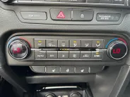 Kia Ceed Sportswagon 1.0 T-GDi DynamicPlusLine | Apple Carplay / Android Auto | Navigatiesyteem | Parkeersensoren + Camera Achter | Licht + Regensensor | Stoel + Stuurverwarming | Cruise Control | Climate Control | Rijstrooksensor + Correctie |