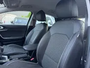 Kia XCeed 1.0 T-GDi DynamicLine | Trekhaak | Achteruitrijcamera | Parkeersensoren achter | Apple/Android Carplay | Navi | Climate Control | LMV