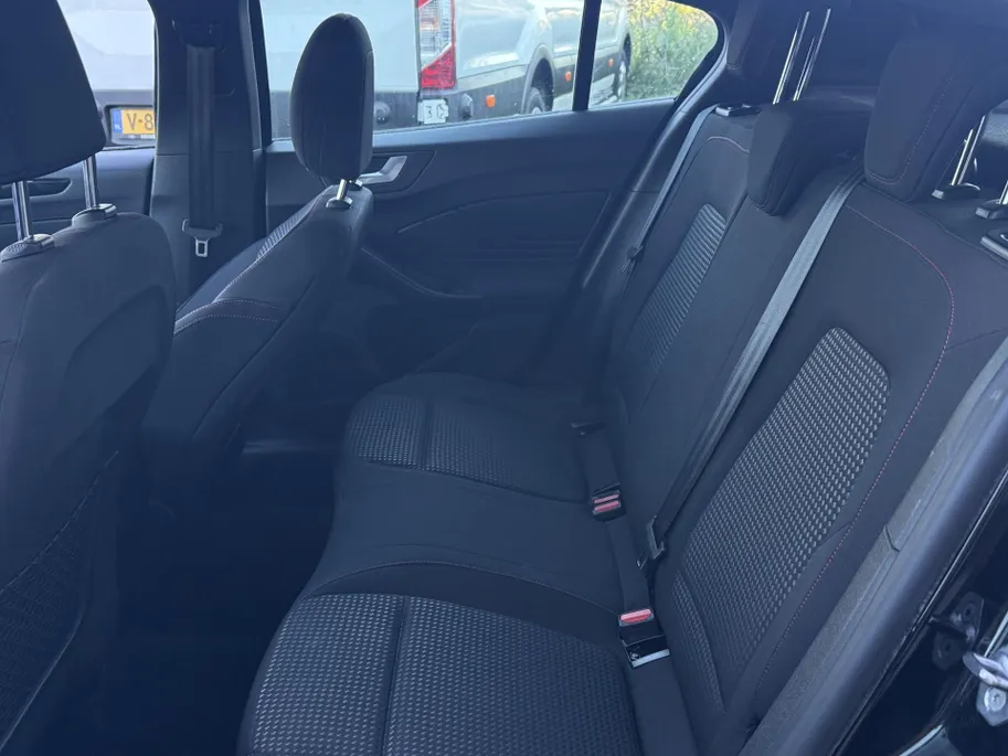 Ford Focus 1.0 EcoBoost Hybrid ST Line +