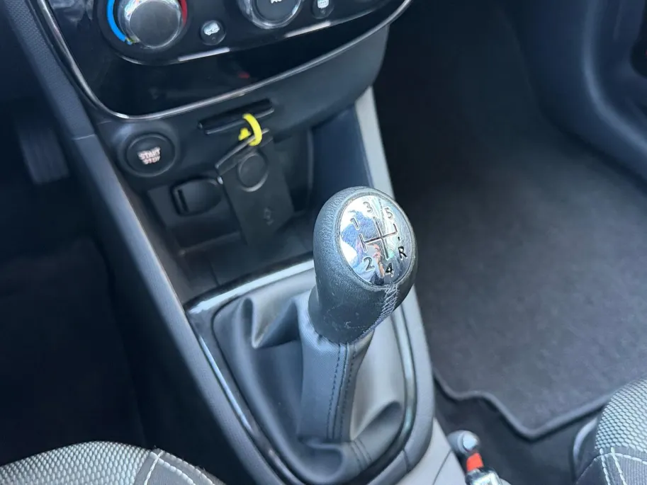 Renault Clio 0.9 TCe Expression | Navigatie | Camera | Airco | Cruise Control | 12 MAANDEN GARANTIE |