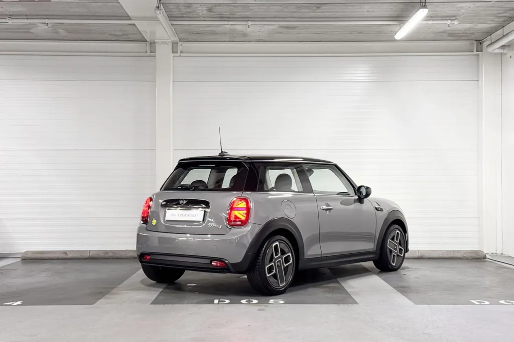 MINI Cooper 3-deurs Electric MINI Yours