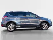 Ford Kuga 1.5 EcoBoost Titanium nette dealer auto | Wegklapbare trekhaak| Navigatie| elec achterklep| Parkeersensoren| 4 seizoen banden| Stuur verwarming| Stoel verwarming| Vooruit verwarming| Climate Control |