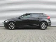 Volvo V40 Cross Country 1.5 T3 Dynamic Edition | Trekhaak | 17' LM | Panoramadak | Leer | PDC v+a | Camera | Stoel-/voorruitverwarming | HK audio |