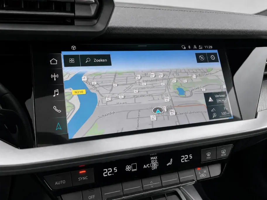 Audi A3 Sportback 40 TFSIe 150kW/204PK S Line · Panoramadak · Leder · Camera · Apple/Android Car Play · Drive select