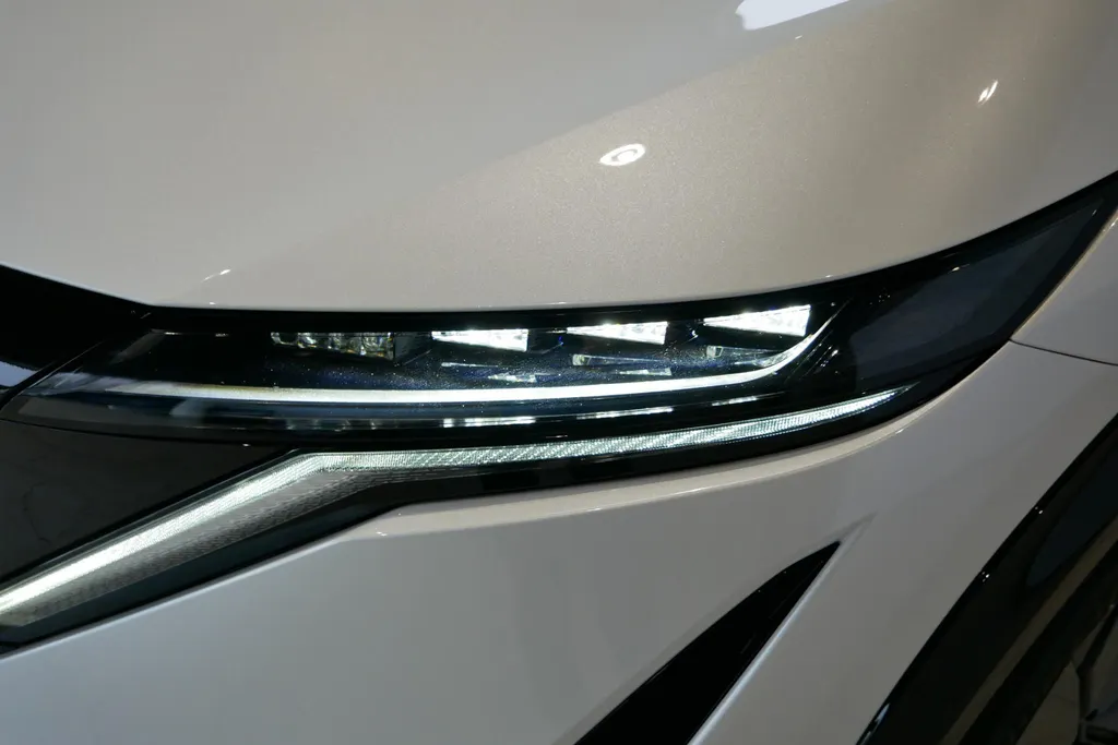 Nissan ARIYA Limited Edition 66 kWh *afneembare trekhaak*Achteruitrijcamera*Navigatie*Apple carplay& Androidauto*Parkeersensorenvoor en achter*Adaptive cruisecontrole*I-key*