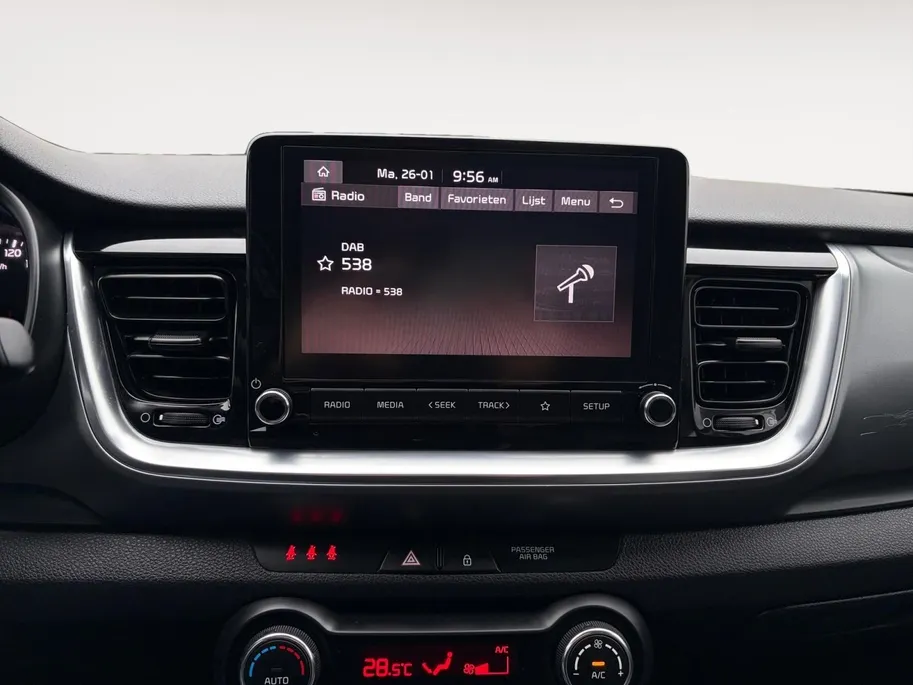 Kia Stonic 1.0 T-GDi MHEV DynamicLine | Achteruitrijcamera | Parkeersensoren achter | Apple/Android Carplay | Climate control | Cruise control | LMV