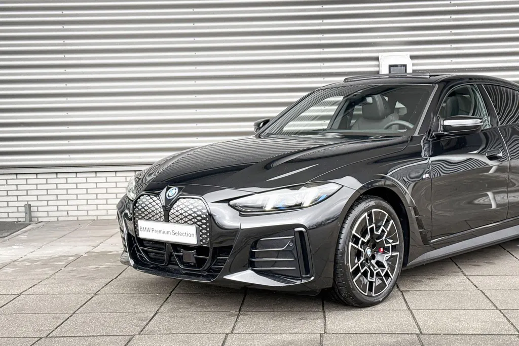 BMW i4 eDrive35