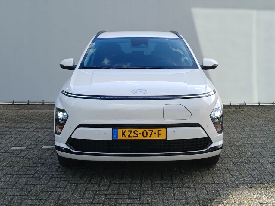 Hyundai Kona 64,8 kWh 204pk Pure Edition + Comfort Pack / DIRECT LEVERBAAR! / Demonstratieauto / 19' velgen!