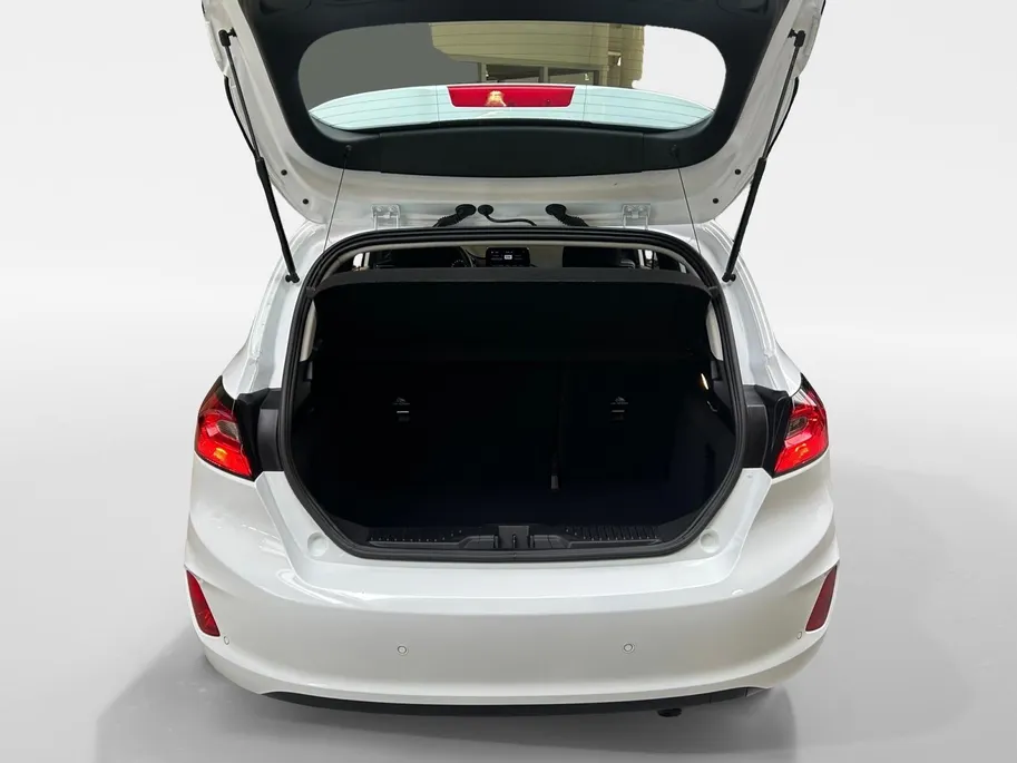 Ford Fiesta 1.0 EcoBoost Hybrid Titanium | Apple Carplay / Android Auto | Stoel + Stuurverwarming | Cruise Control | Parkeersensoren Achter | Lichtsensor | Climate Control | Verwarmbare Voorruit
