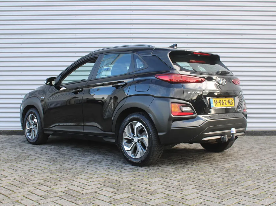 Hyundai Kona 1.6 GDI HEV Comfort | Trekhaak | Camera | 16' LM | Cruise adapt. | Navi | Apple Carplay/Android Auto | Clima | All seasons |