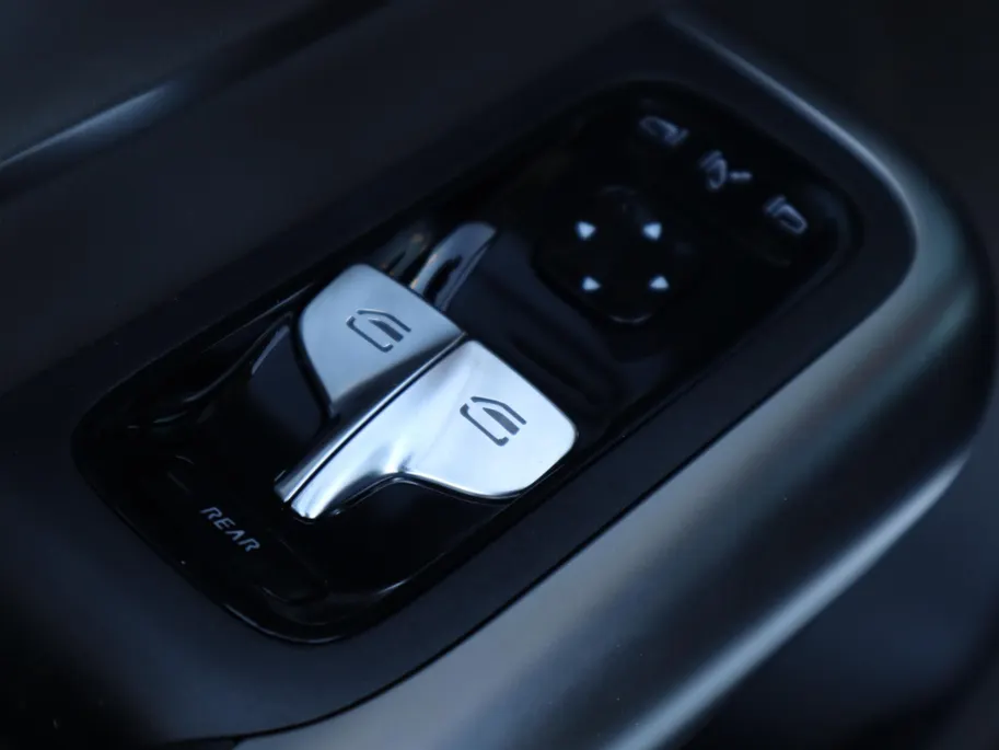 Mercedes-Benz GLB 250+ Business Solution 85.5 kWh l Keyless l Panoramadak l Stoelverwarming