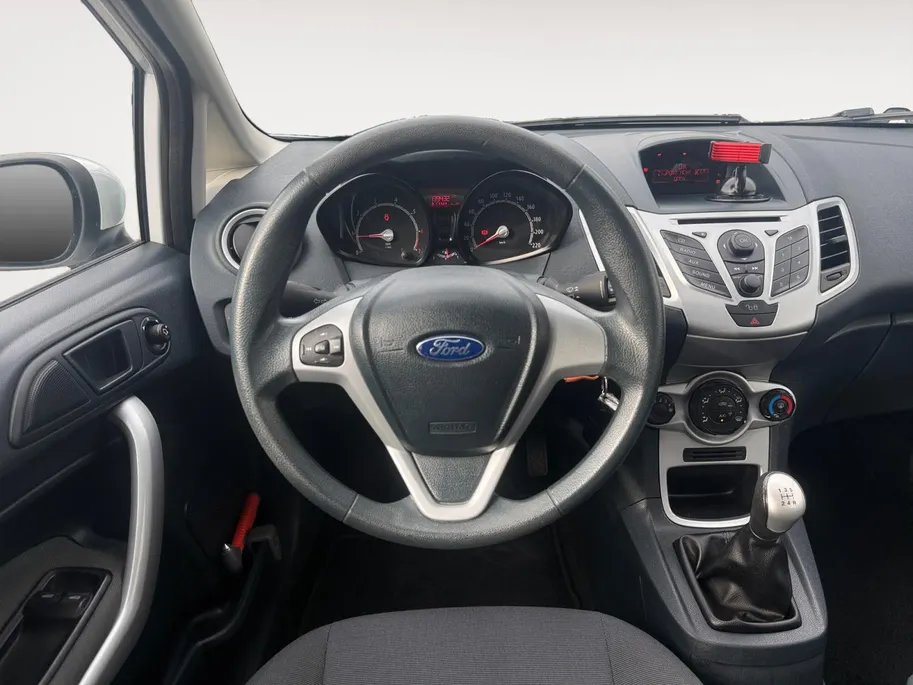 Ford Fiesta 1.25 Champion | Trekhaak | Airco | Elektr. ramen voorzijde | Buitenspiegels elektr. verstelbaar |