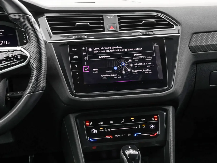 Volkswagen Tiguan 1.4 TSI eHybrid 245pk DSG R-Line Business · Camera · Inklap. Trekhaak · Dodehoeksensor · Parkeer Assistent · Stuur- & Stoelverwarming · 19'Velgen ·
