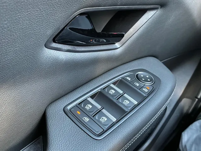 Mitsubishi Eclipse Cross Intense+ 87 kWh