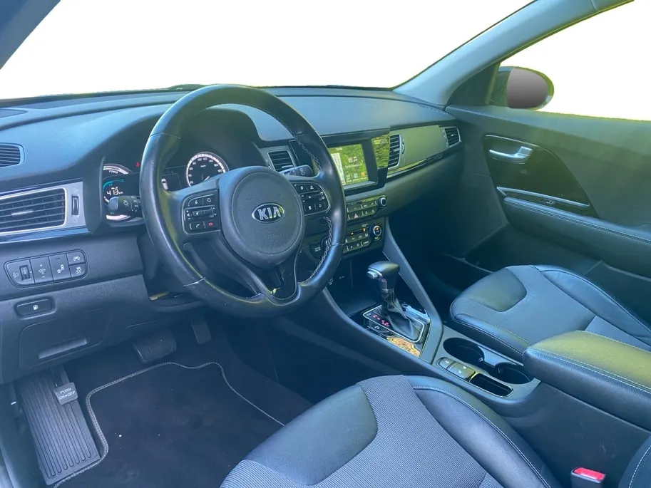 Kia Niro 1.6 GDi Hybrid Style Edition | Climate Control | Trekhaak | Navigatie | Parkeercamera | Stoel + stuurverwarming |