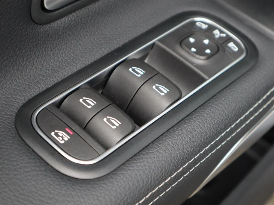 Mercedes-Benz CLA 250 e Star Edition Luxury Line l Keyless l Stoelverwarming l Achteruitrij camera