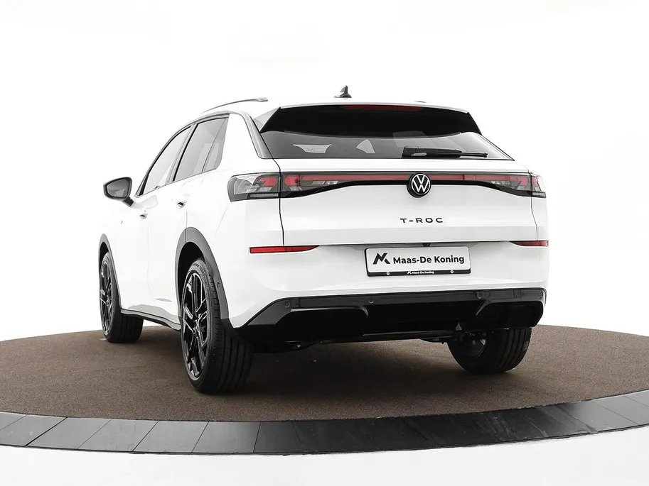 Volkswagen T-Roc R-Line First Edition 1.5 eTSI 150 PK 7 versn. DSG · Electrische achterklep · Achteruitrijcamera · Draadloze telefoonlader · Voorraad OUTLET · Prijs is inclusief inruilpremie ·
