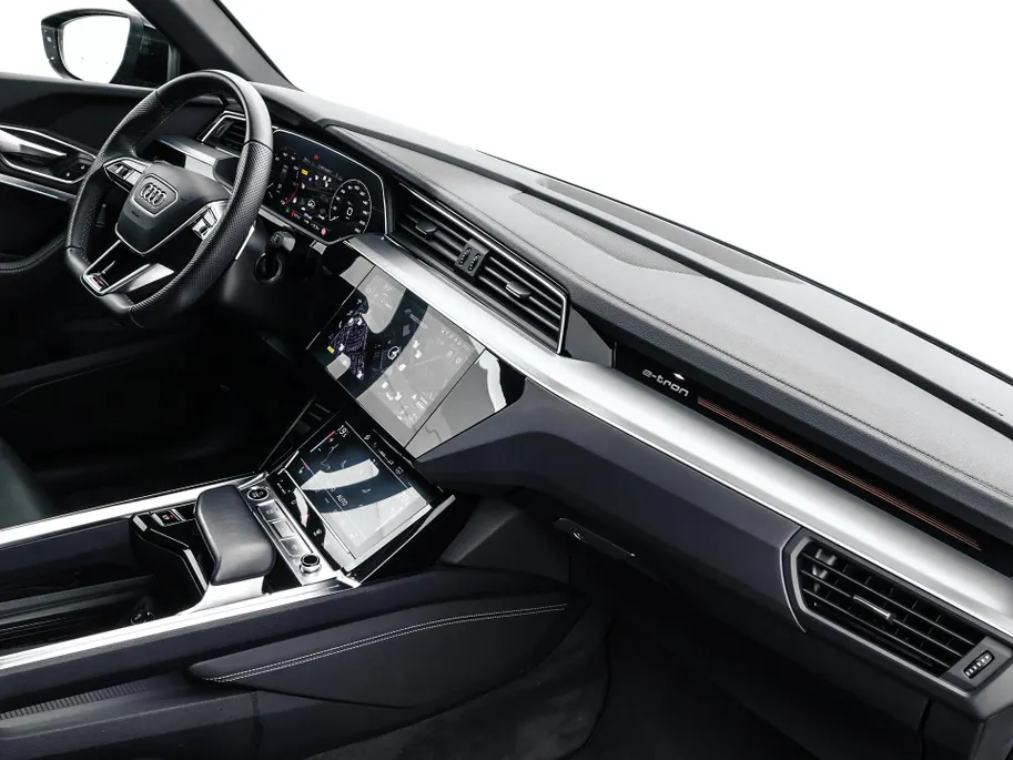 Audi Q8 Sportback e-tron 55 408pk Quattro S Edition 115 kWh · SOH 95,1% · Panoramadak · Luchtvering · Leder · 360 Camera · Elek. Voorstoelen · EXTRA INRUILKORTING ·