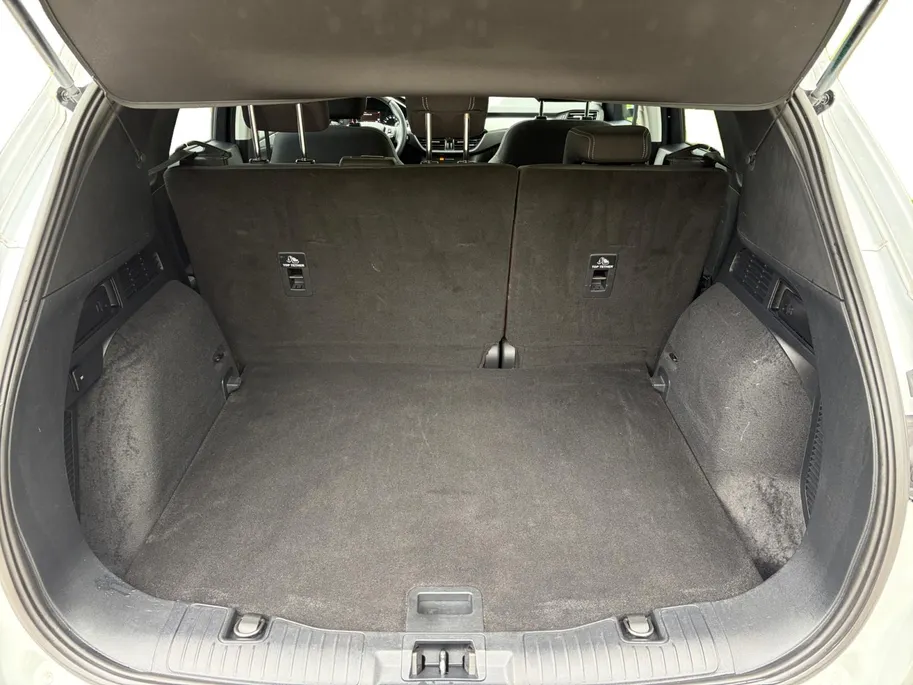 Ford Kuga 1.5 EcoBoost Titanium 150PK | Trekhaak (1800kg trekgewicht) | Navigatie | Parkeersensoren | Privacy Glass | Winter Pack