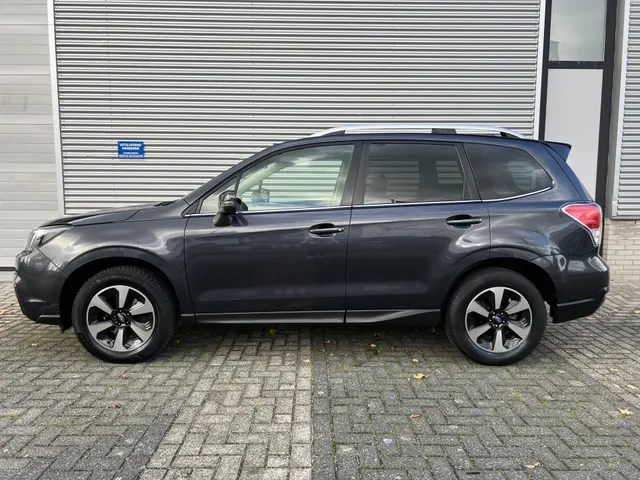 Subaru Forester 2.0 Premium Automaat | Trekhaak | All Season Banden | Elek. Schuif/Kantel Dak |17' LM Velgen | Navigatie