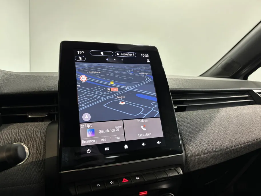 Renault Clio 145PK E-Tech Full Hybrid Techno Automaat Automaat | Digital Cockpit | 9,3'' Navi | Climate Control | Apple CarPlay/Android Auto | Camera | Cruise Control | Armsteun | Lichtmetalen Velgen